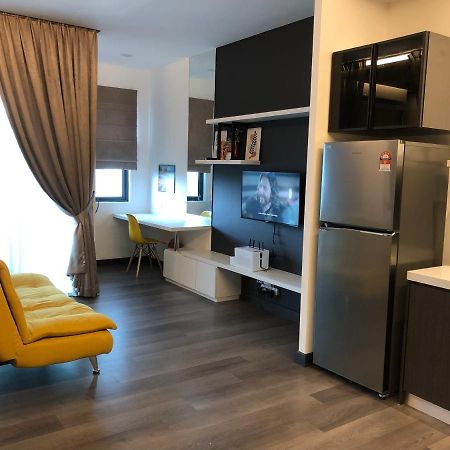 Mishal'S Homestay-Vista Bangi Studio Service Apartment Каджанг Экстерьер фото