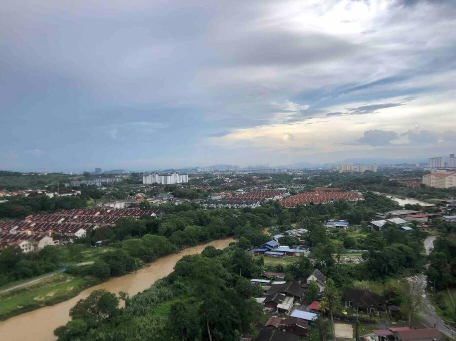 Mishal'S Homestay-Vista Bangi Studio Service Apartment Каджанг Экстерьер фото
