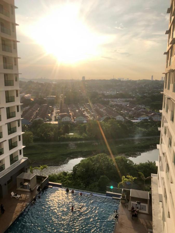 Mishal'S Homestay-Vista Bangi Studio Service Apartment Каджанг Экстерьер фото